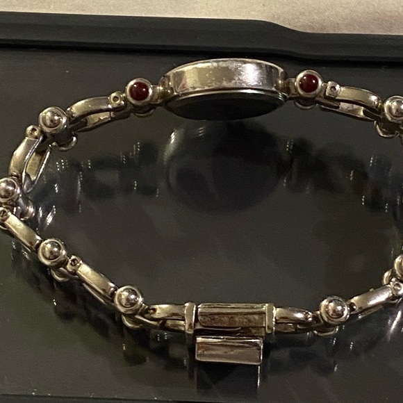 Etienne Aigner watch with ruby accent - Picture 5 of 5